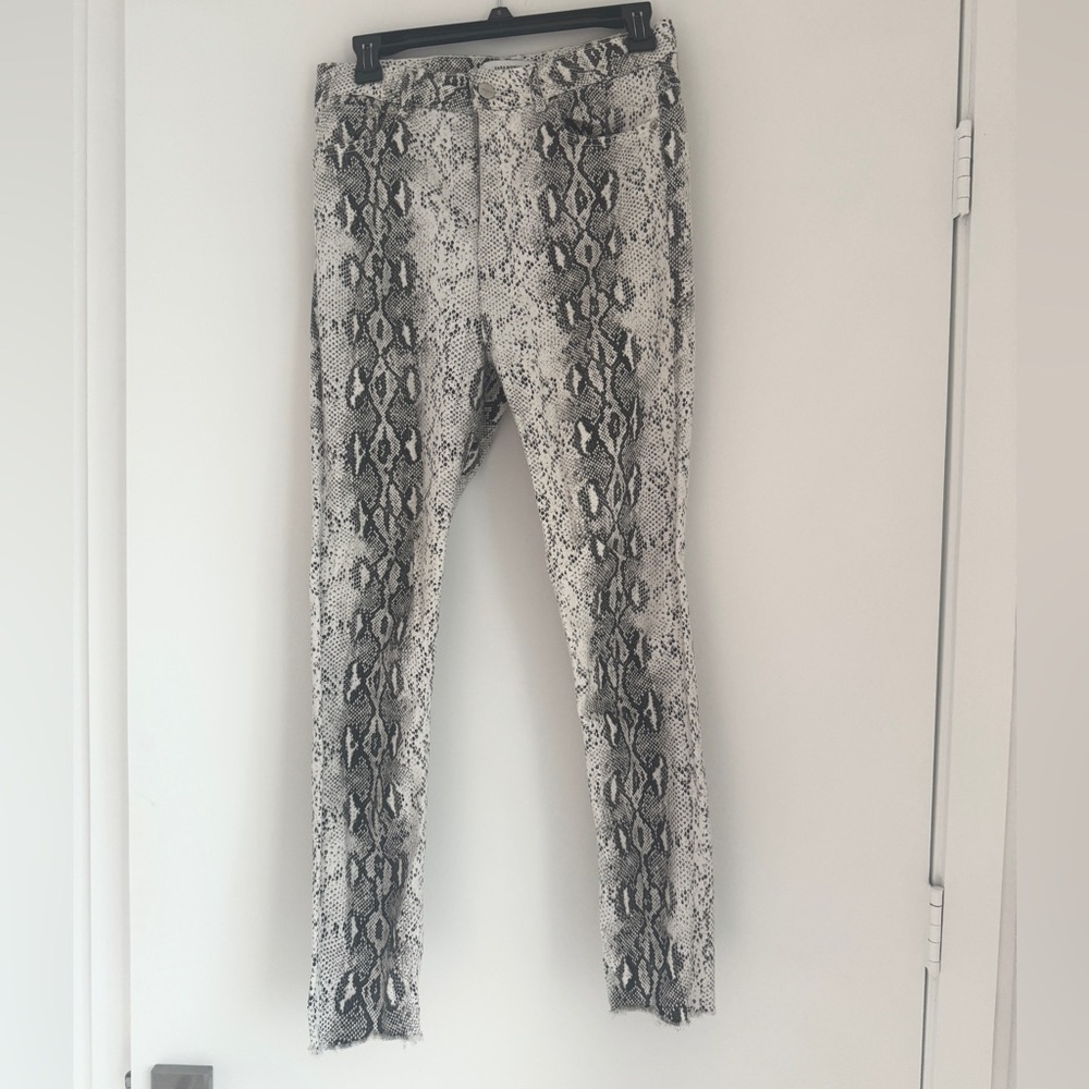 Zara snake print high rise jean. Size medium